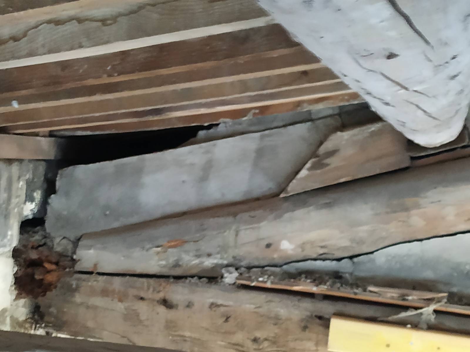 Refection totale de toiture par des couvreur charpentier professionnel dans le 34 Hérault à Sète