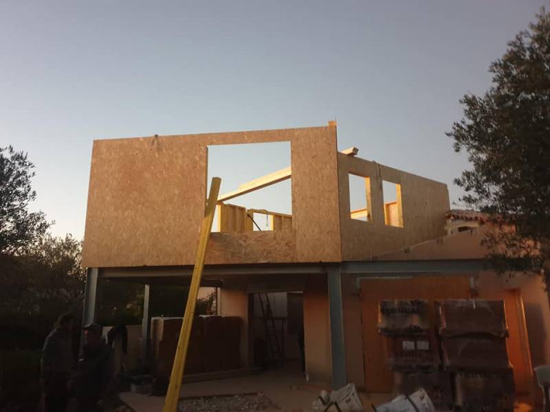 Entreprise spécialisée dans la construction de maison en ossature bois réalise des surélévation en bois dans la région de Montpellier Occitanie (34)