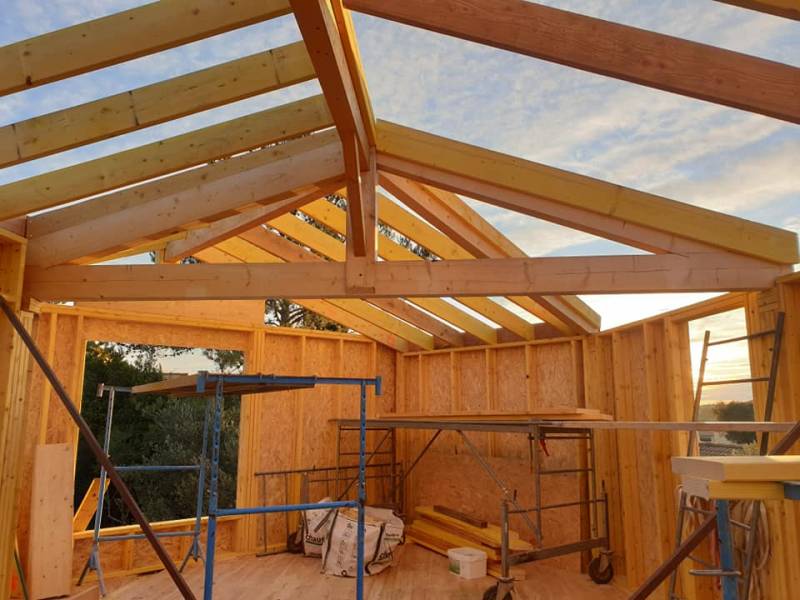 trouver un devis pour réalisation Murs d'ossature bois et charpente pour une surélévation en bois dans la région Occitanie proche de Montpellier pour agrandir son habitation