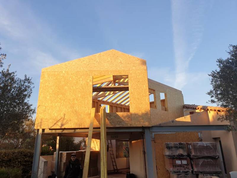 Réaliser une surélévation de maison en ossature bois par des professionnel sur Montpellier et ses alentours