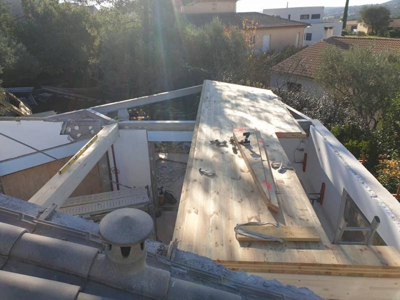 Entreprise de fabrication et pose de maison et surélévation en ossature bois proche de Montpellier dans l'Hérault et le Gard