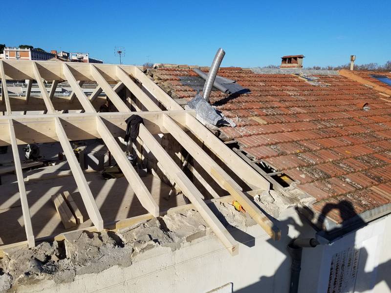 renovation totale de toiture par des charpentier couvreur dans le 34