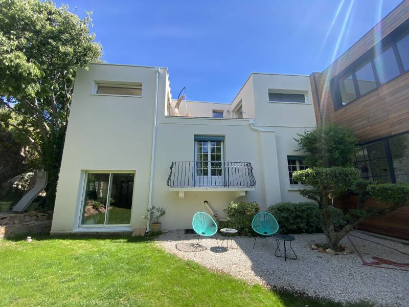 Présentation d'une surélévation de villa sur les hauteurs de Sète