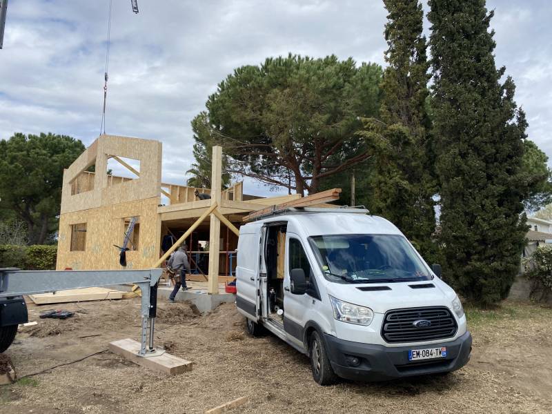 Maison en ossature bois à Montpellier : un espace de vie moderne et naturel