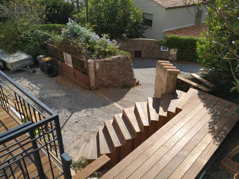 devis pour la réalisation, fabrication d'un escalier et terrasse en bois exotique proche de Montpellier dans l'Hérault