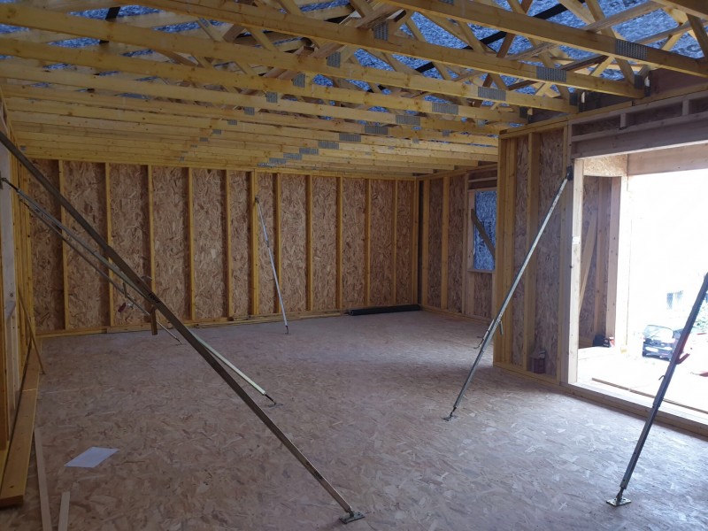 Chantier de surélévation en ossature bois à Frontignan dans l'Hérault, proche de Montpellier Occitanie