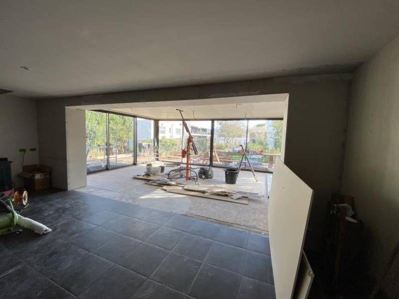 intérieur d'un agrandissement de villa en bois à Montpellier