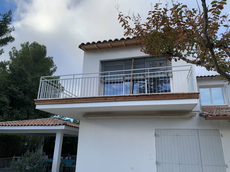 UNIVERS BOIS, réalisation d'une surélévation en ossature bois proche de Montpellier