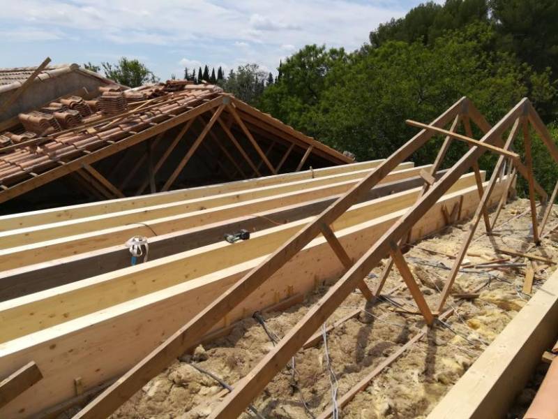 Augmenter la taille de sa maison grâce à une surélévation en ossature bois dans la région Montpellier Occitanie