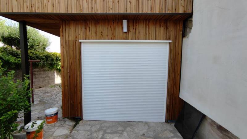 Finition élégante d'une extension en bois au Crès