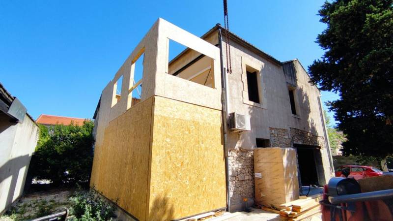 Trouver une entreprise qualifiée dans la construction de maison et agrandissements en ossature bois proche de Sète dans l'Hérault (34)