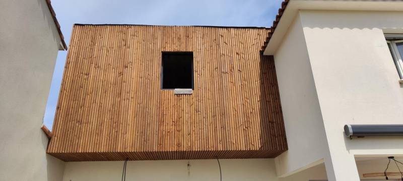 Surélévation en Bois : Un Nouvel Étage Moderne et Élégant