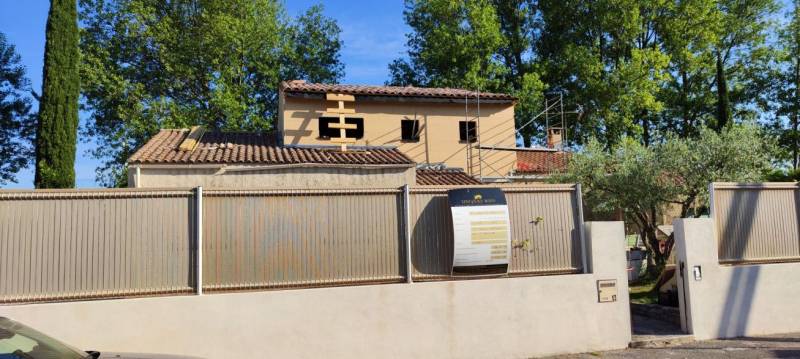 Jour 13 : fin du gros œuvre pour cette surélévation en ossature bois