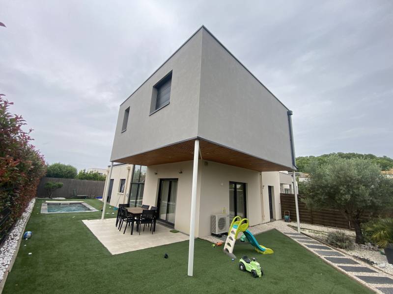 Surélévation en bois réalisée par UNIVERS BOIS dans le 34