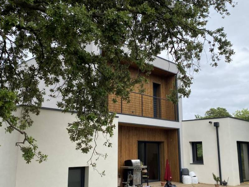 Fabricant de construction écologique et respectueuse de l'environnement en ossature bois, maison écologique dans la région de Montpellier Hérault Occitanie