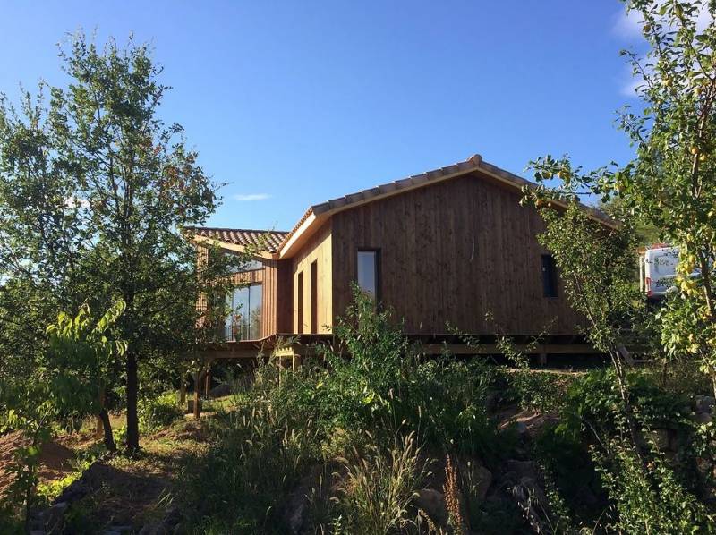 Fabrication et pose de votre habitation écologique et respectueuse de l'environnement en ossature bois aux alentours de Montpellier dans l'Hérault (34) et le Gard(30)