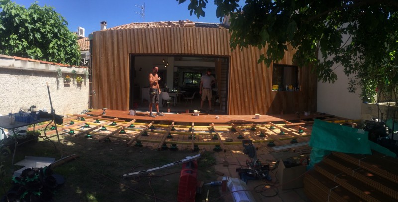 Fabrication d'une terrasse bois en bambou entre Sète et Montpellier dans le 34