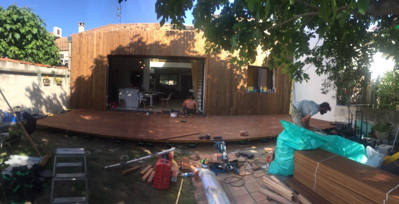 Pose d'une terrasse en ossature bois proche de Montpellier en Hérault