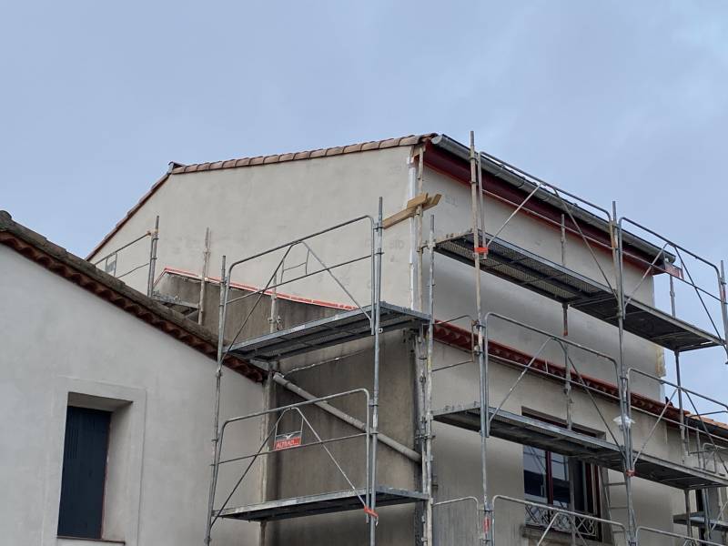 Surélévation en ossature bois finition crépis proche de Montpellier, demandez votre devis gratuit afin de connaitre le prix d'une surélévation en bois